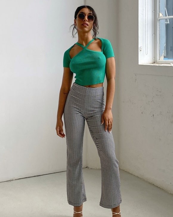 CUT OUT KNIT TOP