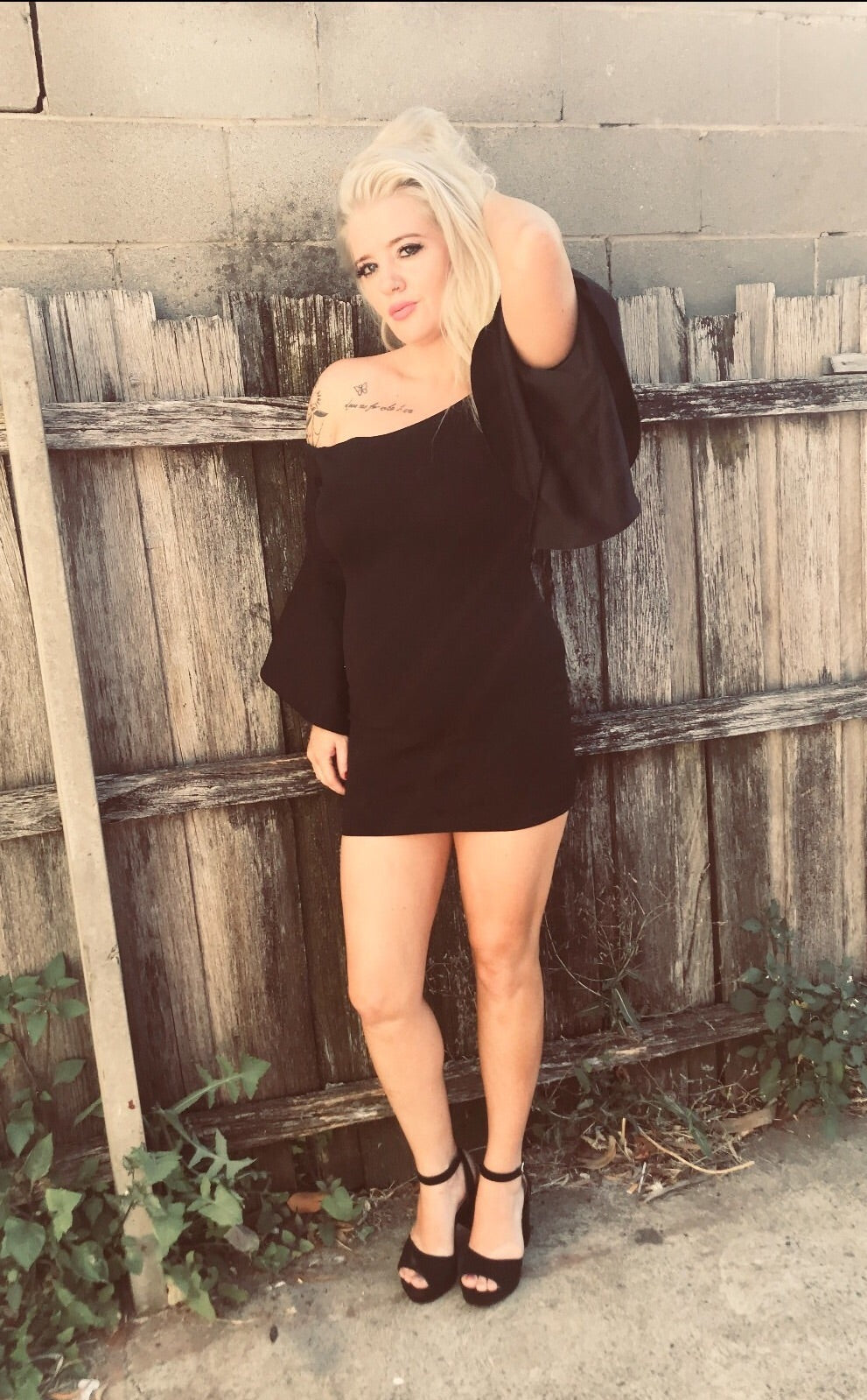 OFF THE SHOULDER BELL DRESS