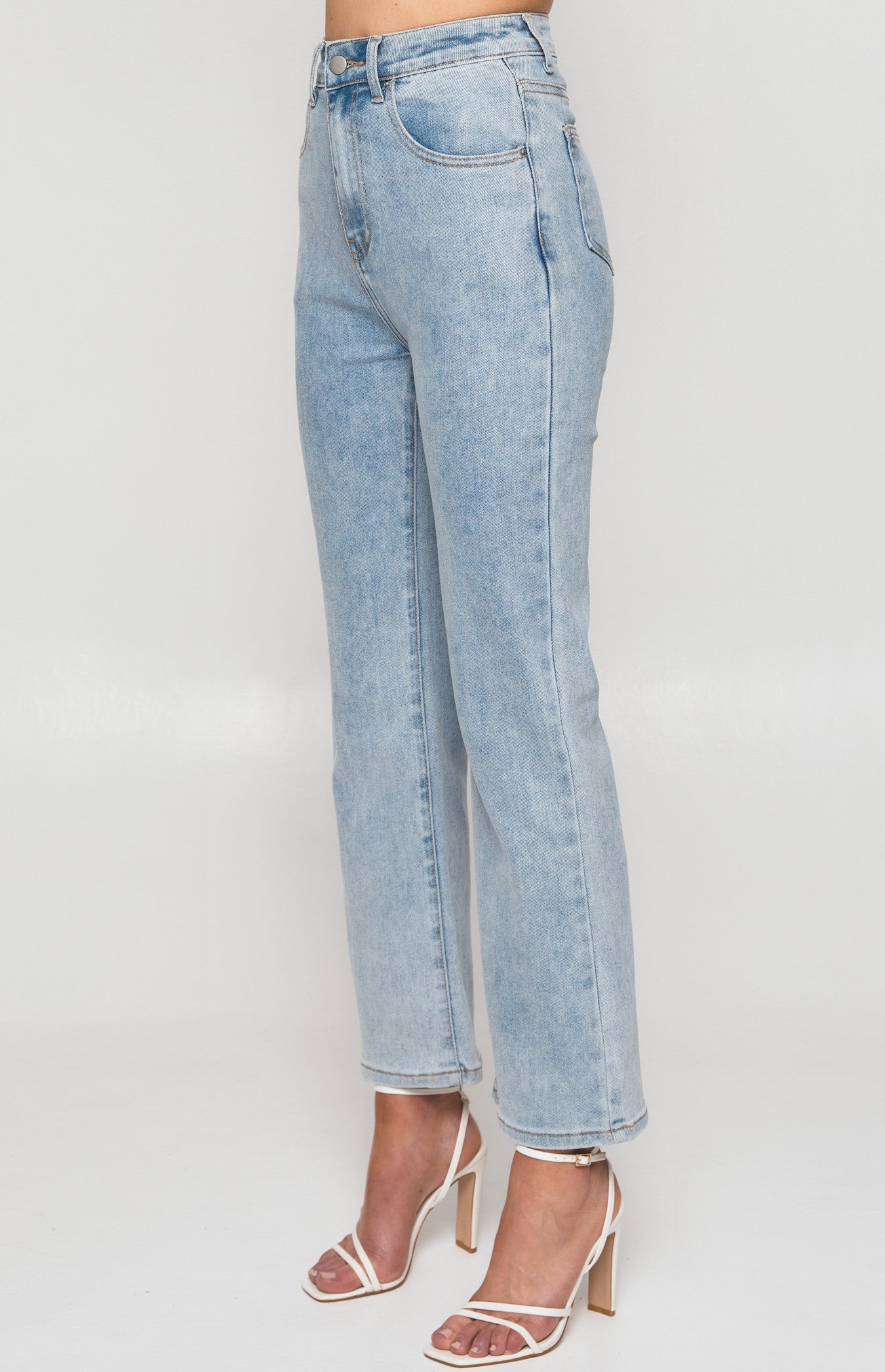 HIGH WAISTED FLARE JEANS